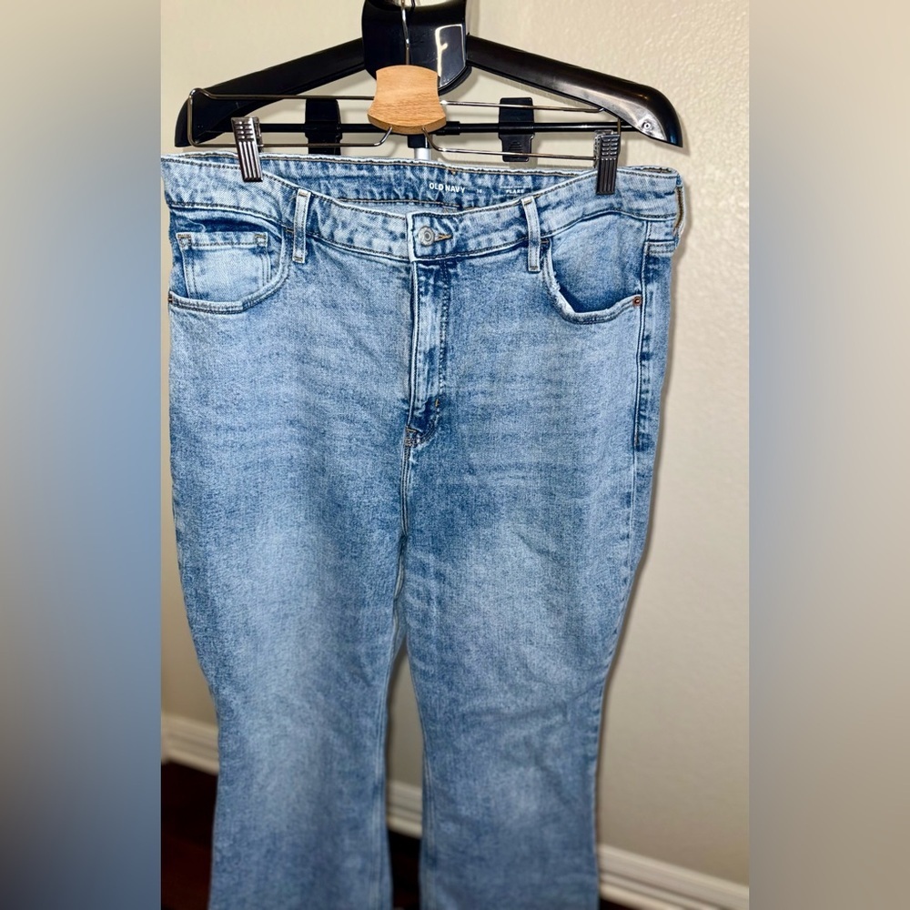 Old Navy High Rise Flare Jeans - Picture 4 of 6